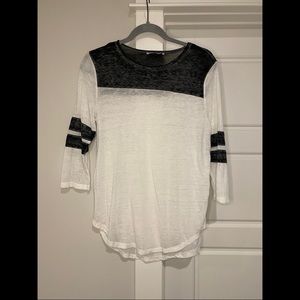 Women’s casual 3/4 length top